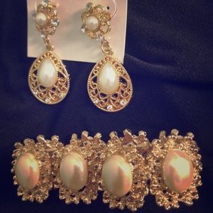 Earring and Bracelet Set